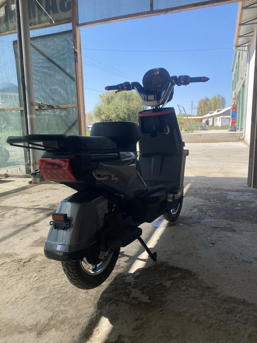 Skuter  sport + eng fuli