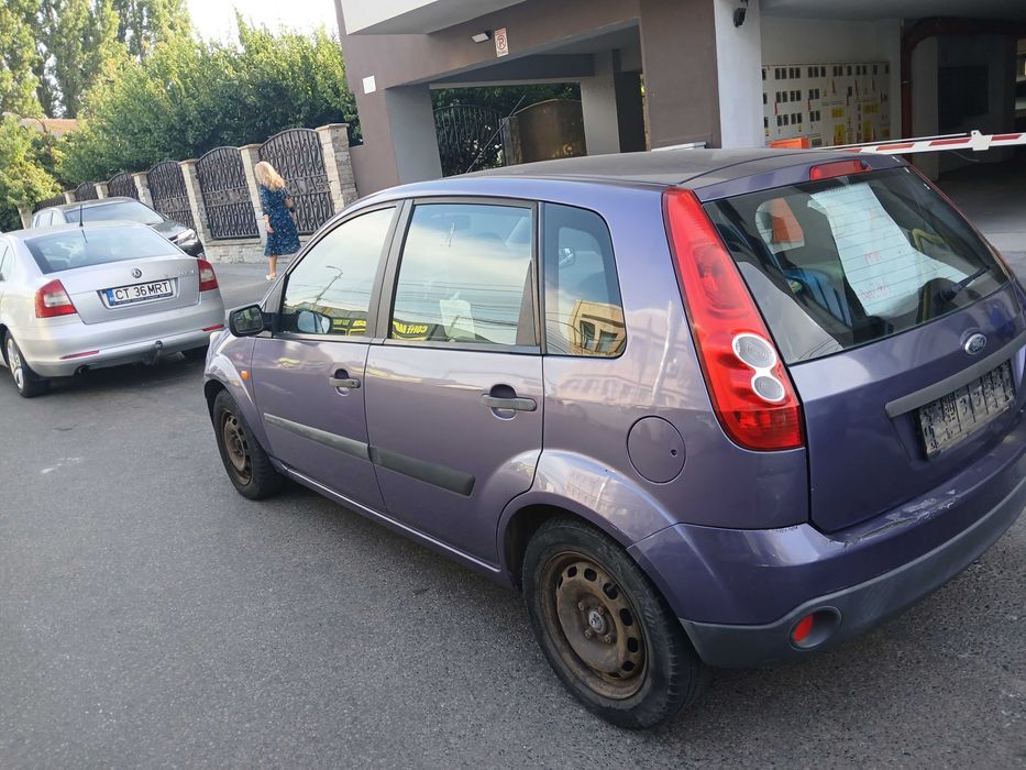 Vind autoturism FORD FIESTA