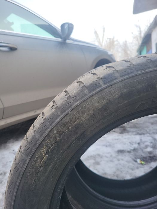 Продам резину 235/45/18