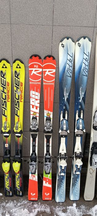 Продавам сноубордове,обувки, ски, калъфи  от Швейцария