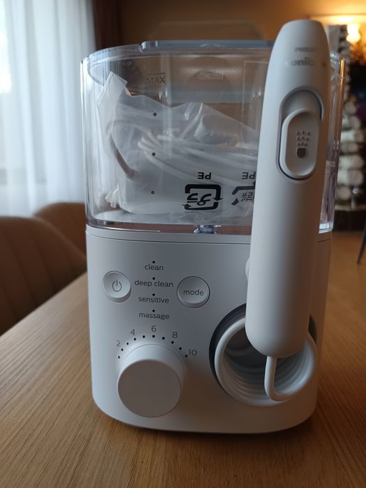 Зъбен душ  Philips HX3911