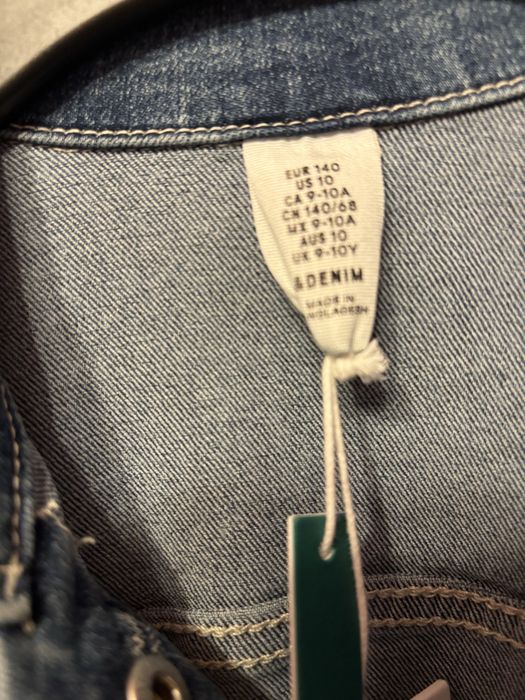 Geaca de blugi H&M marimea 140 cm pentru 9-10 ani noua cu eticheta
