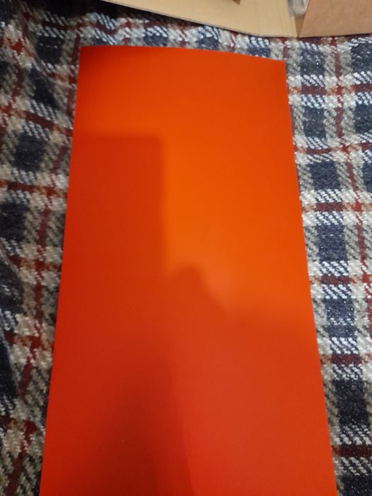 Обрезки пластика от рекламы