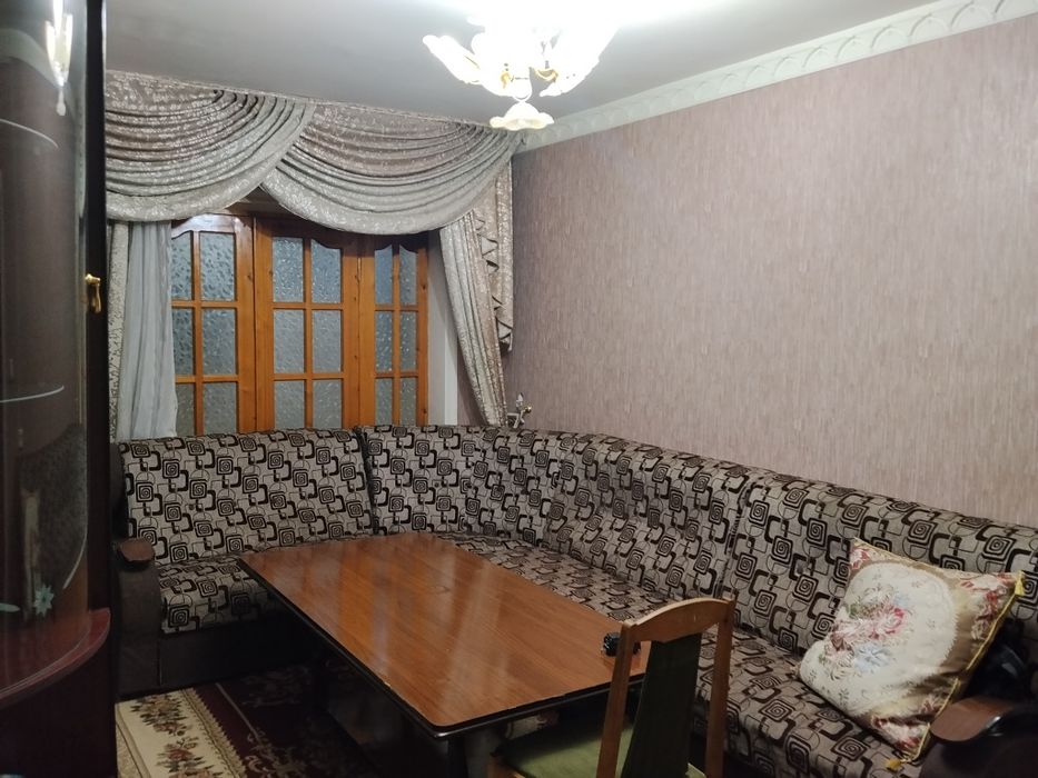 Сдаётся своя 3 комнаты куйлюк 1 массив