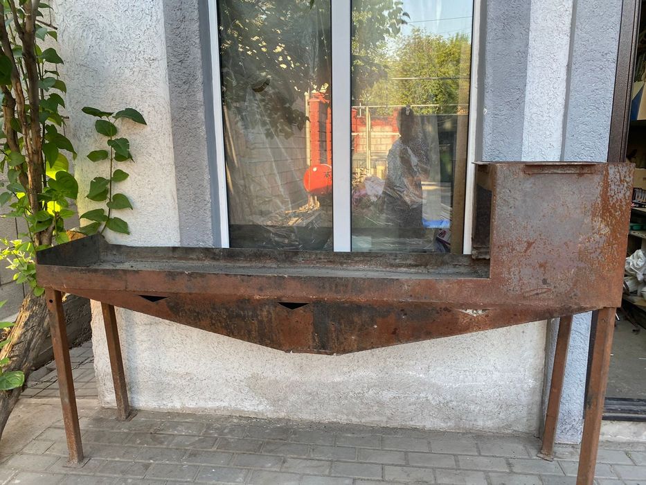 Мангал для кафе  с вытяшкой