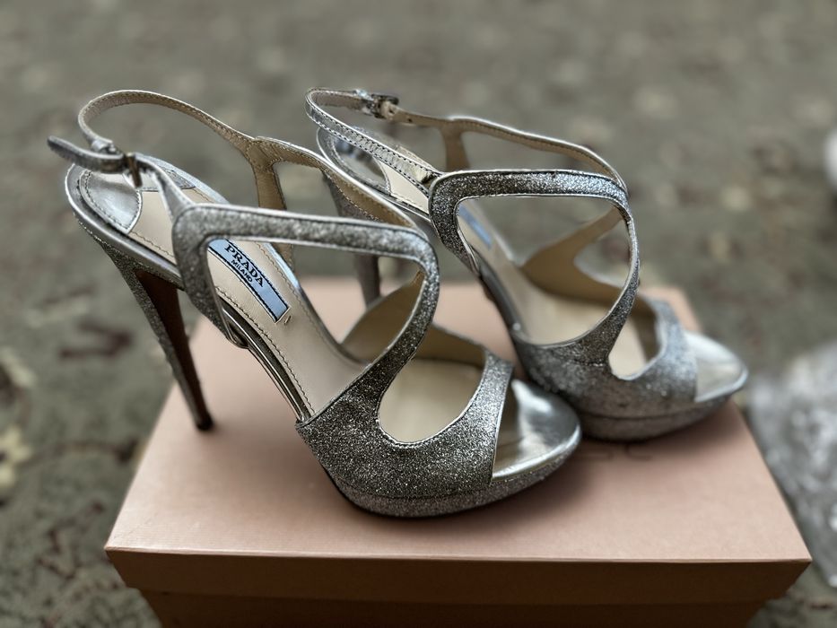 Босоножки от PRADA