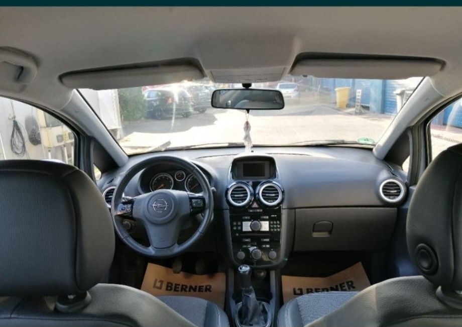 Vând Opel Corsa D
