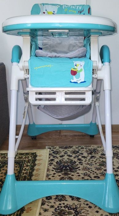 Продаётся детский столик для кормления.