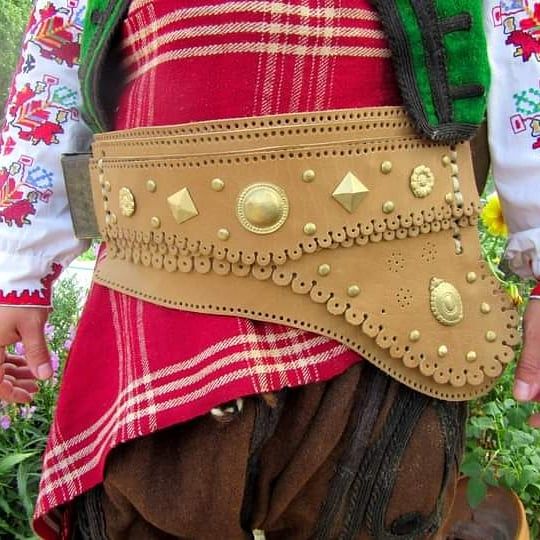 Силях ( Селах, Силяхлък ) - Хайдушки колан от телешка кожа