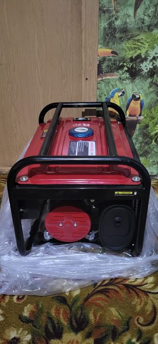 Продам бензогенератор Honda