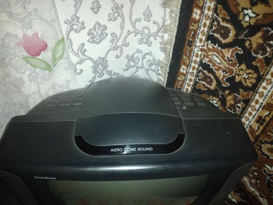 Телевизор lg продам