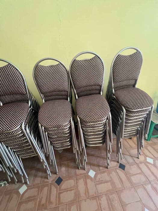 Стол стул сотилади пракат ники состаяниси зур янгидек