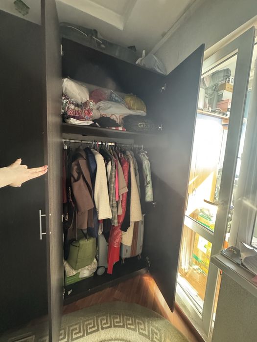 Шкаф плательный темно-коричневый