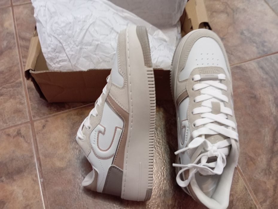 Маратонки 38номер