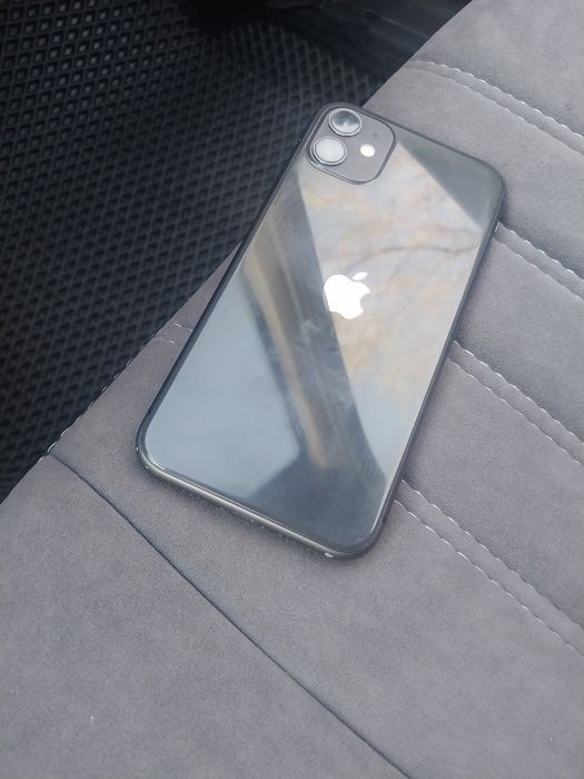 Айфон 11 64/70ем