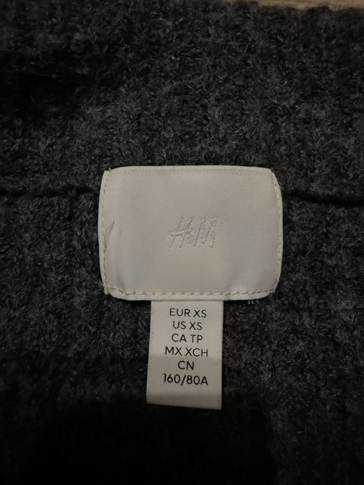 Пуловер с голи рамене H&M
