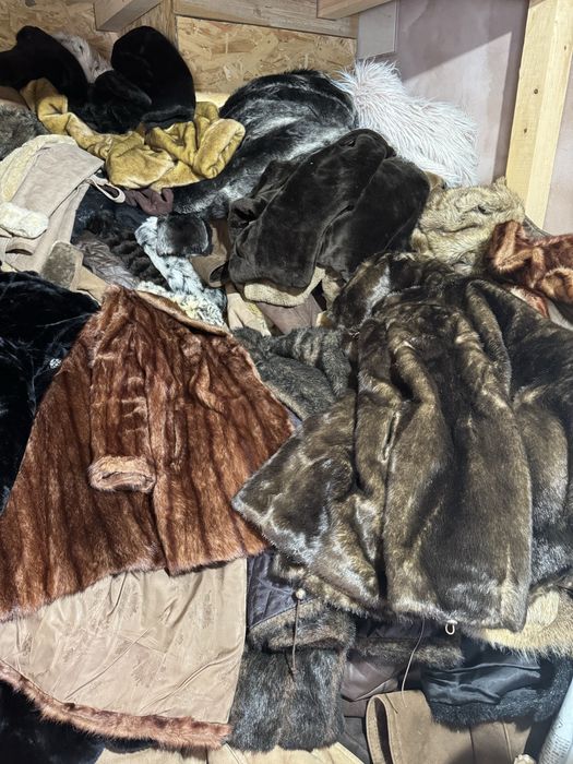 Haine de piele si blanuri angro
