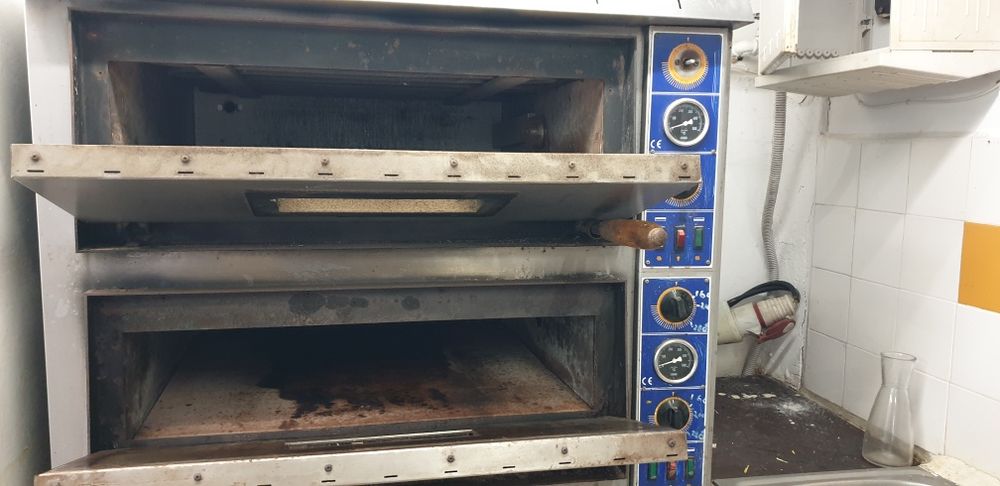 Професионална пицарка.