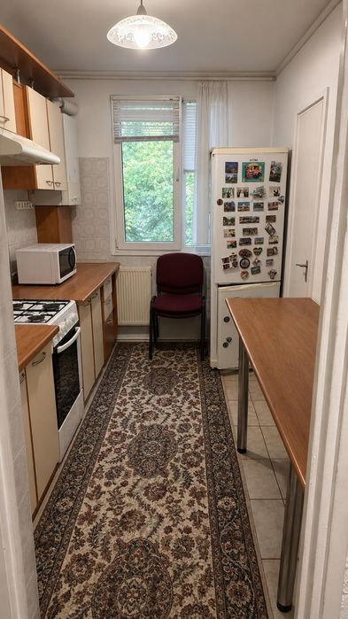 Vand apartament 3 camere decomandat zona Straja-Piata Resita