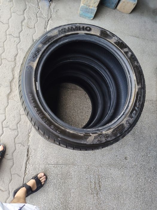 Продам шины 225/45 R17