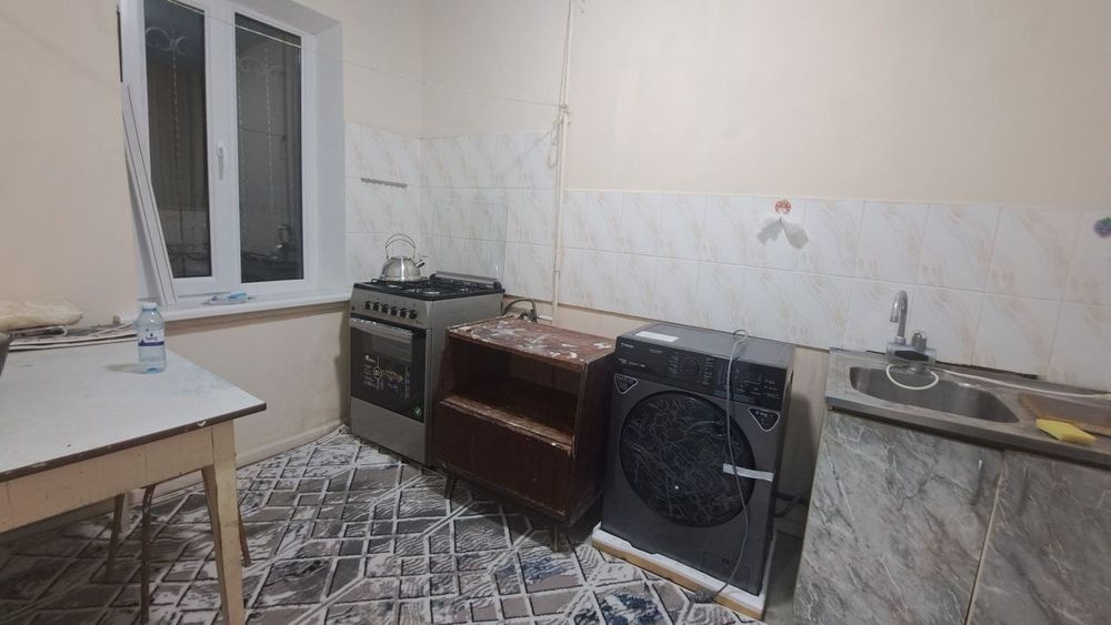 Чирчик ш. Навоий Детский больница кирпичный 1х/2/4 28 м² душевой