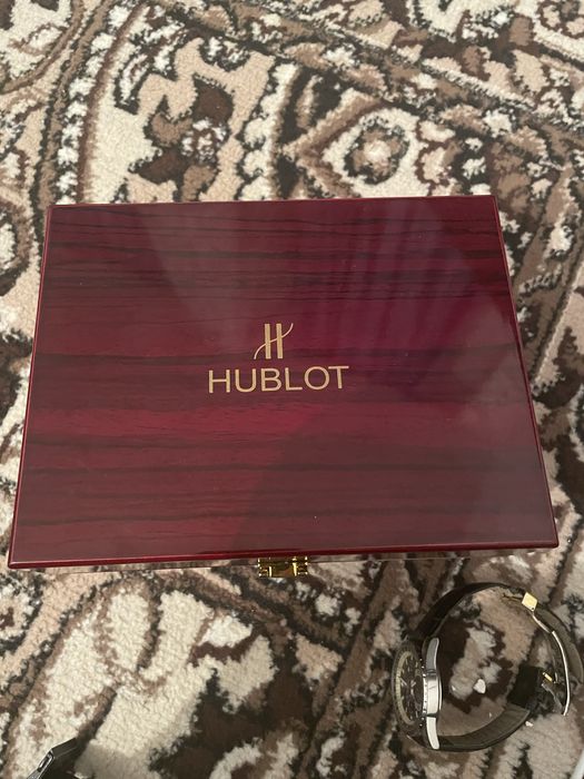 Часы HUBLOT под оригинал продам торг есть
