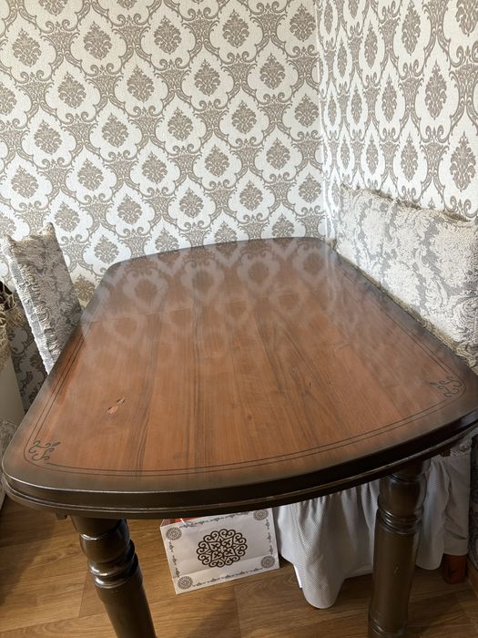 Стол с 6 стульями