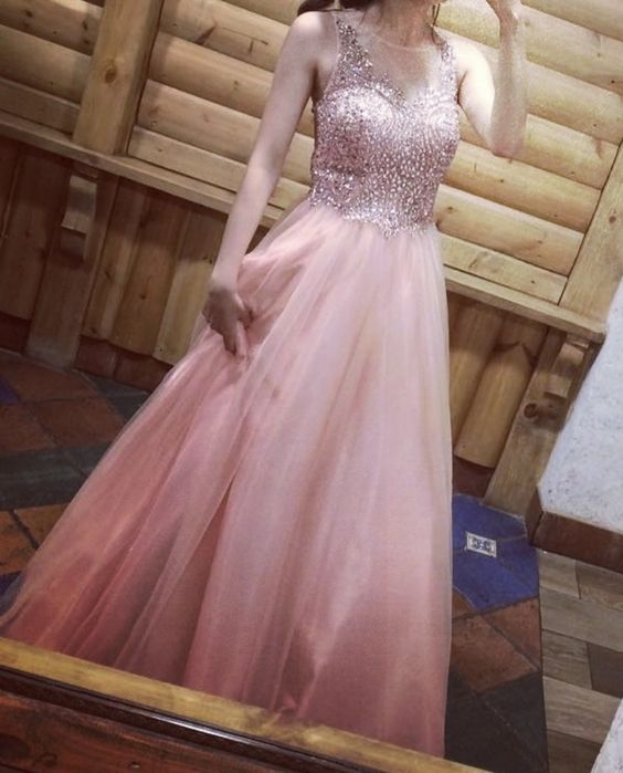 Вечернее платье пышное