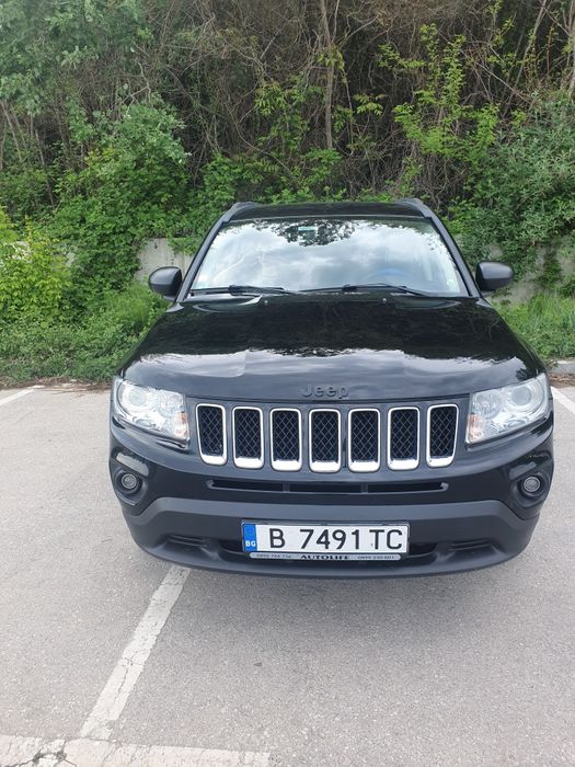 Jeep Compass черен металик