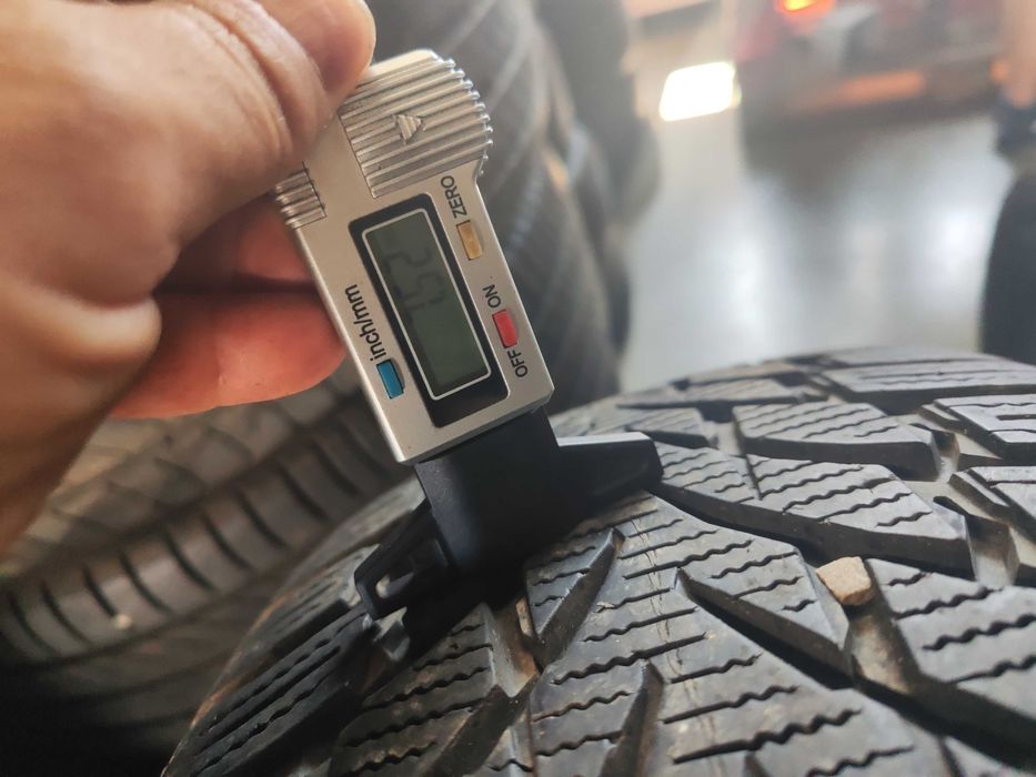 4бр.зимни гуми 225/60/18 Nokian