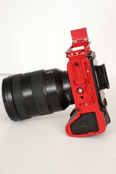 Продавам L шина за Сони А1, А7IIIS и А7 4+ стойка за закачане