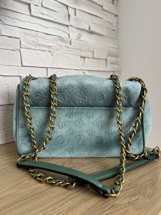 Дамска чанта Guess