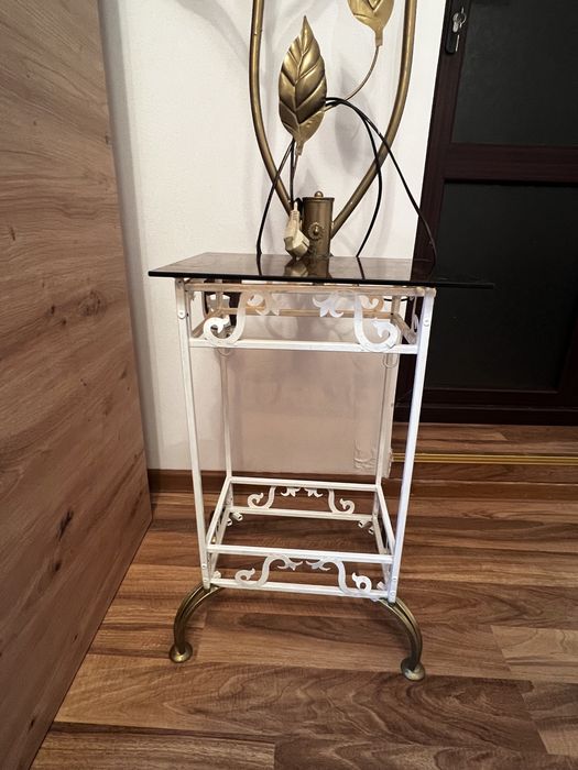 Lampadar cu masuta de sticla