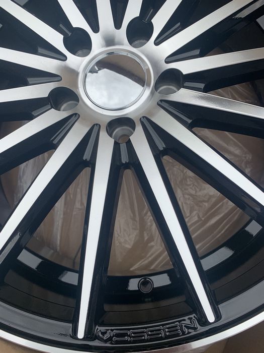 Продам диски VOSSEN R18 5:114/3