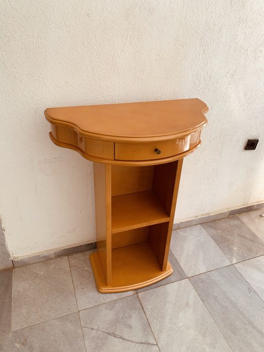 Италианска конзолна масичка