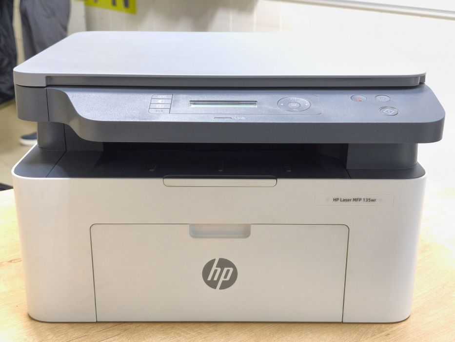 Принтер HP LASERJET MFP 135r