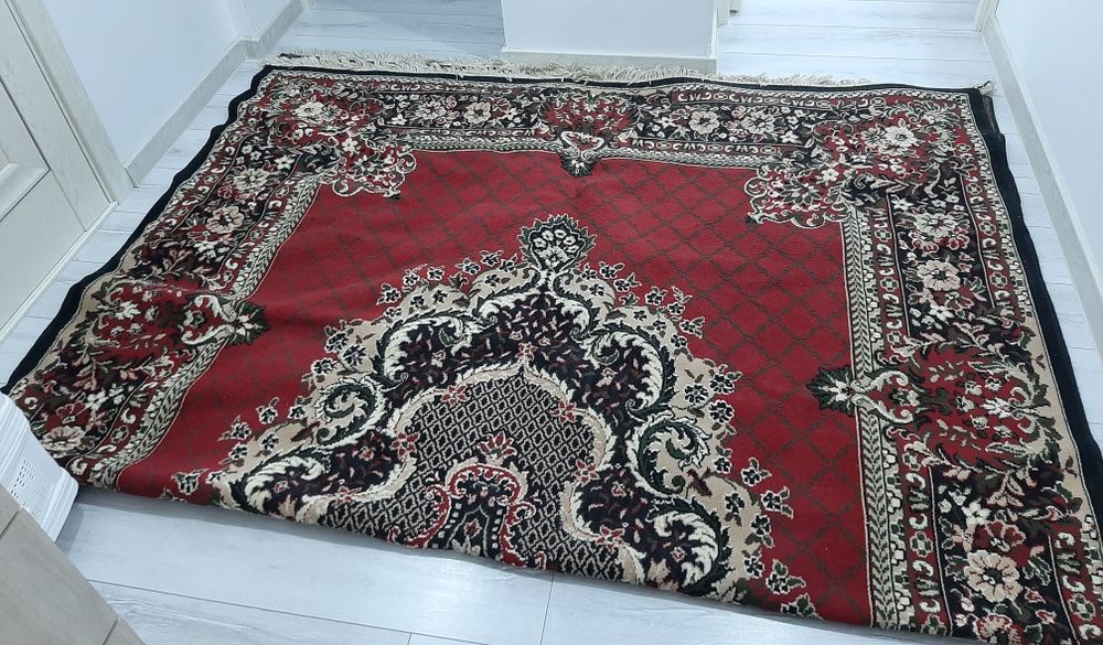 Ковёр в хорошем состоянии