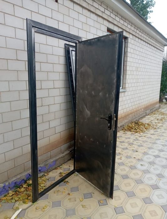 Продам железные двери