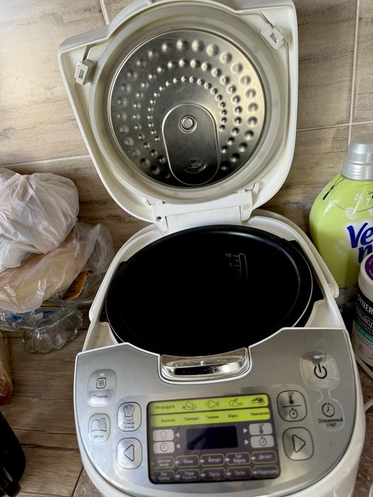 Мультиварка Тефаль, в хорошем состоянии