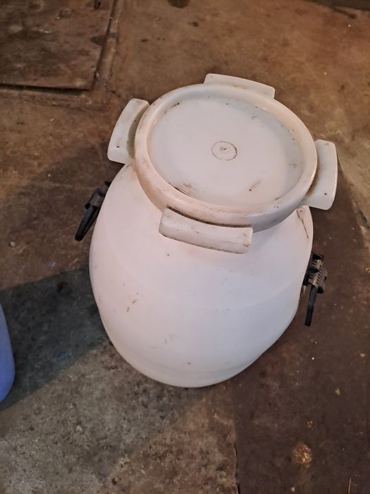 Продам бочки 41л