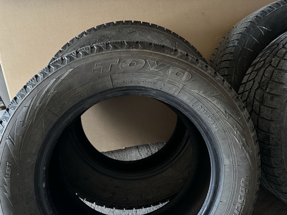 Диски с зимними шинами (липучка)