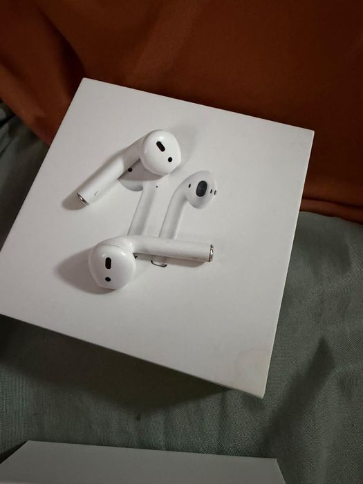 Airpods cu încărcător