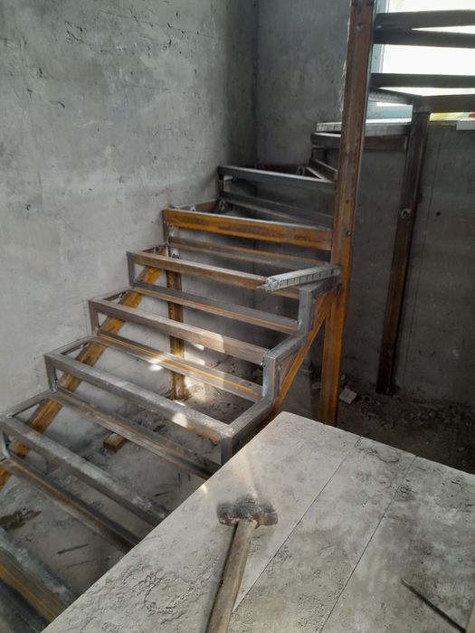 Лестницы железные