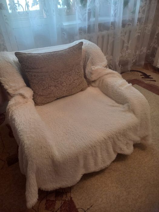 Диван раскладной и два раскладных кресла