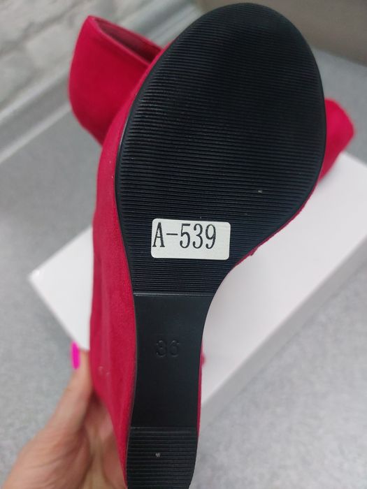 Туфли замшевые красные