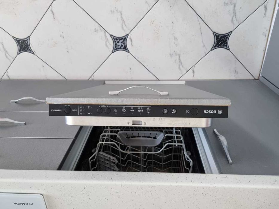 Дава се под наем Тристаен апартамент в София, Връбница 1 - 75 кв.м за 650 € - Снимка #3