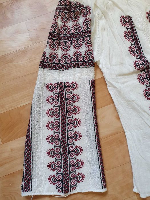 Ie traditionala cusuta manual