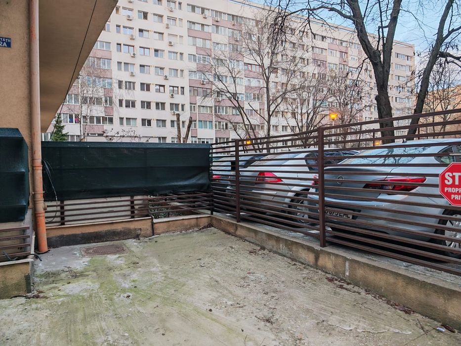 Închiriez garsoniera langa metrou Lujerului