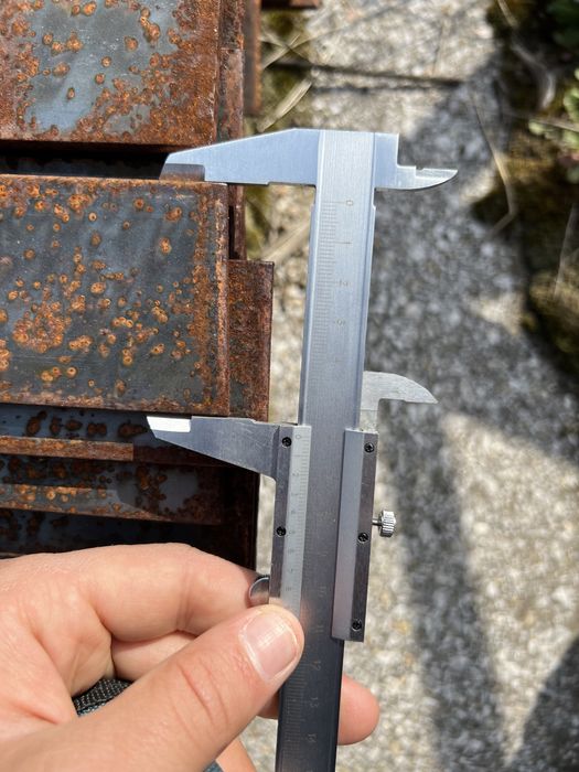 Метална шина 6 см  х 0.6