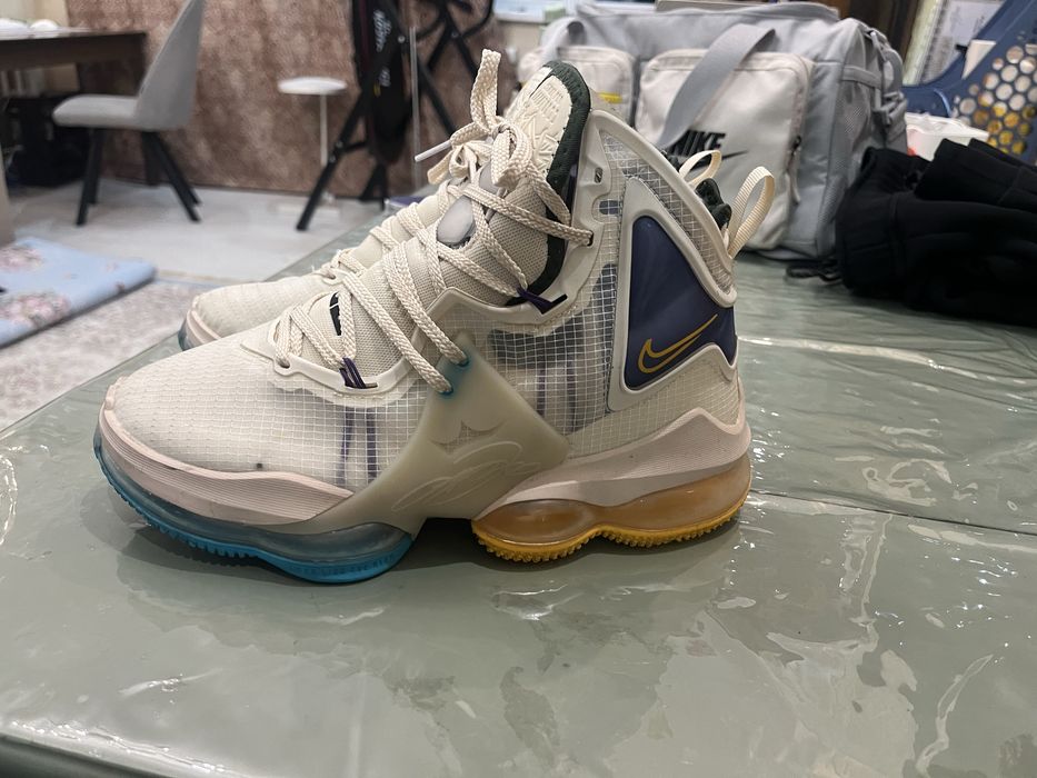 Nike lebron 19 "Minneapolis lakers"